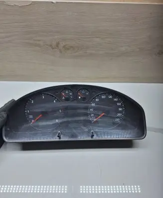 Speedometer (instrument cluster)