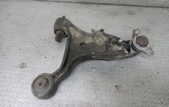 Volvo S60 Front lower control arm/wishbone SV66200121