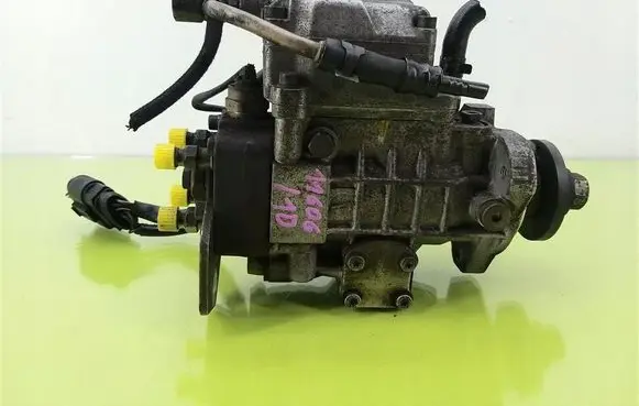 Seat Toledo II (1M) Fuel injection high pressure pump 038130107D