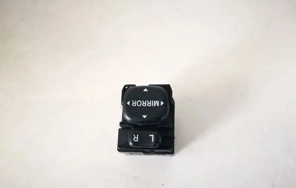 Toyota Corolla E120 E130 Wing mirror switch 183574