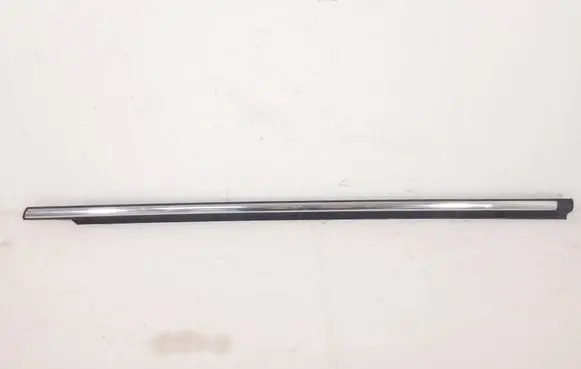 Opel Astra H Front door glass trim molding 024469111