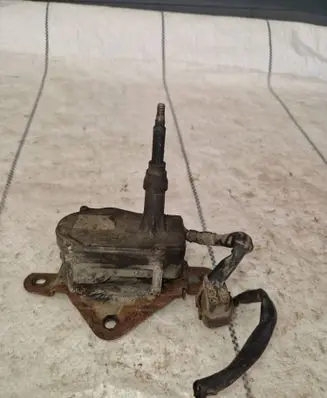 Nissan Patrol Y60 Headlight level adjustment motor 