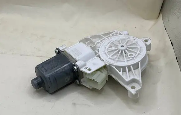 Mercedes-Benz B W247 Rear glass lock/latch C400 A2048200142