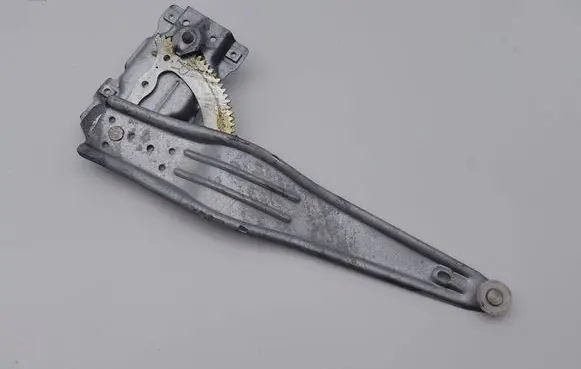 Toyota Yaris Rear door manual window regulator