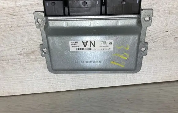 Dacia Sandero III Engine control unit/module 273104638s