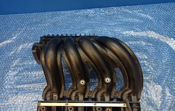 Mercedes-Benz E W211 Intake manifold A61109037 A6110903037
