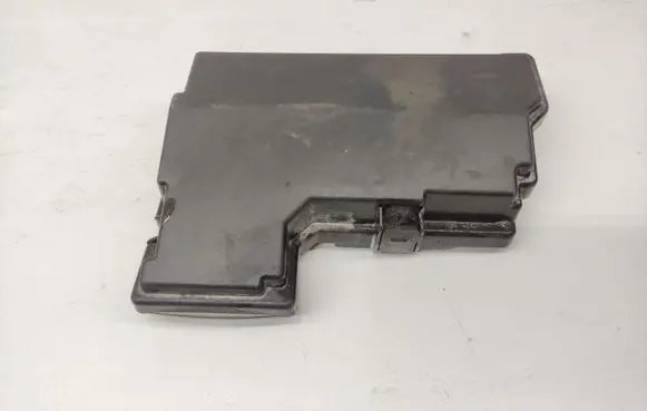 Nissan X-Trail T31 Fuse box cover