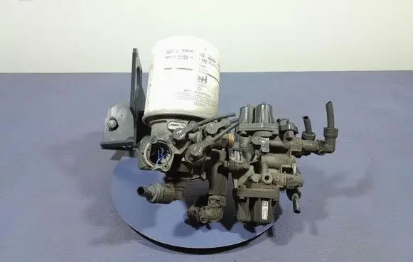 AC 428 Air conditioning (A/C) compressor (pump) 9325002010