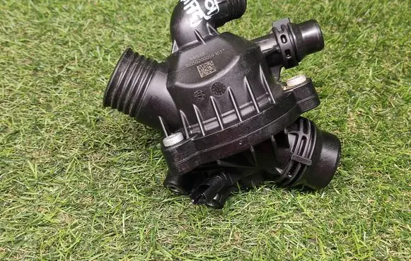 BMW 3 E90 E91 Thermostat 119977