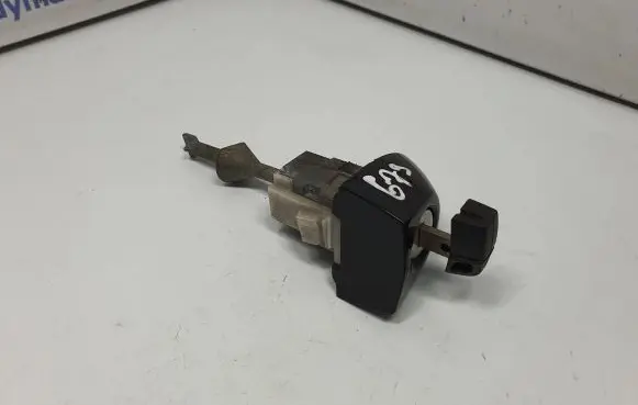 BMW 1 E81 E87 Front door lock (next to the handle) 7161429 51217161429