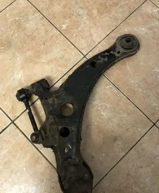 Toyota Avensis T250 Front lower control arm/wishbone