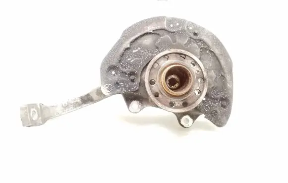 Mercedes-Benz C W205 Front wheel hub 2052200