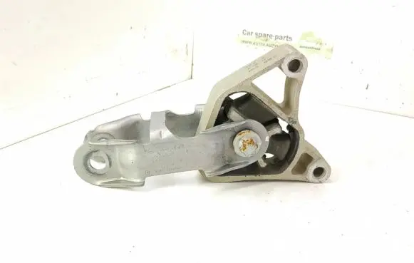 Mercedes-Benz B W246 W242 Engine mounting bracket 2462400809 A2462400809