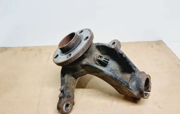 Volvo V70 Front wheel hub 31201285