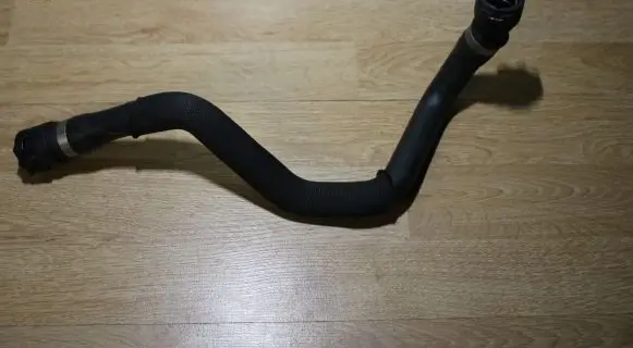 BMW X5 E53 Engine coolant pipe/hose 7789403