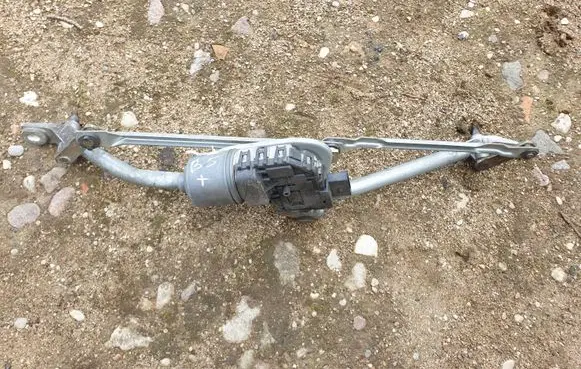 Audi A6 S6 C5 4B Front wiper linkage and motor 8D1955605B