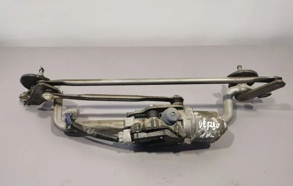 Toyota Verso Front wiper linkage and motor