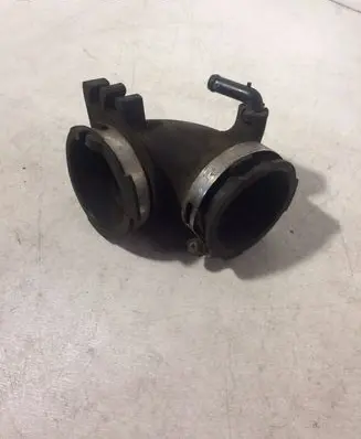 Mazda 3 I Air intake hose/pipe 0140811611