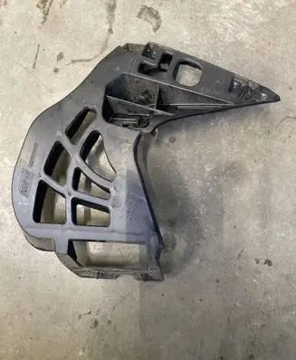 BMW 5 G30 G31 Front bumper mounting bracket 7385347 15067010