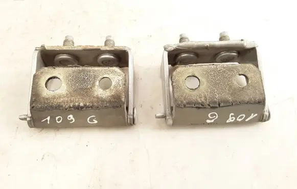 Nissan Primera Tailgate/trunk/boot hinge ES73