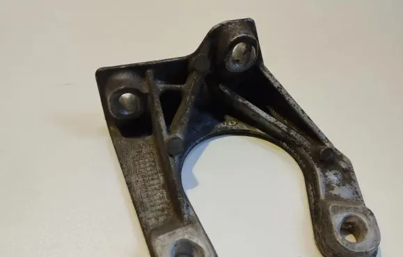 Volvo XC60 Front differential bracket 30713236