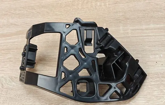 BMW 8 G16 Front bumper mounting bracket 7420884