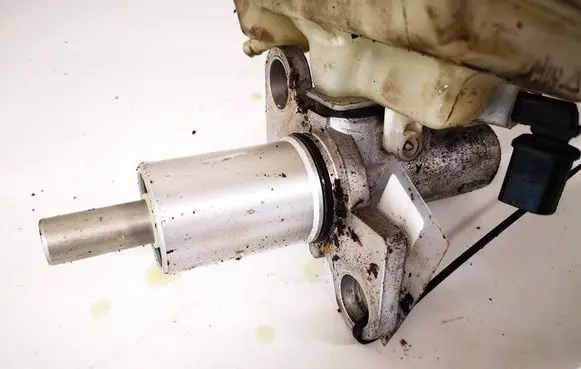 Audi A6 S6 C6 4F Master brake cylinder 