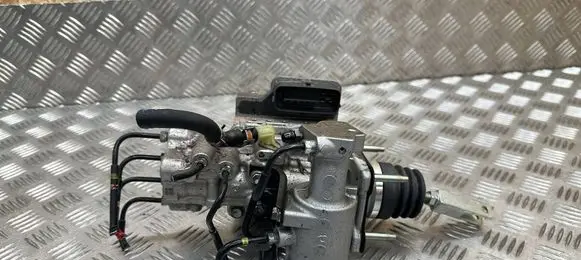 Toyota RAV 4 (XA40) Brake booster 4727047030 1802221161