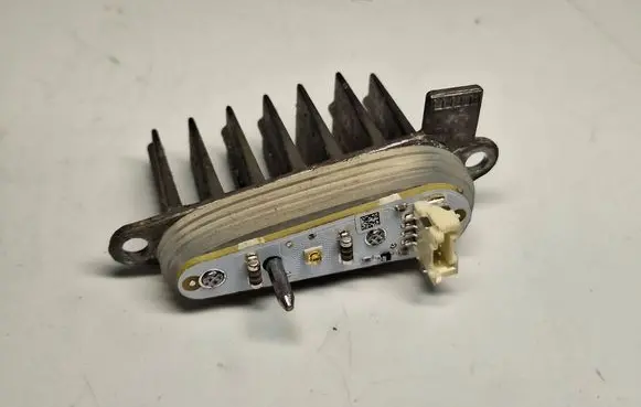 BMW 4 F32 F33 LED ballast control module YL102