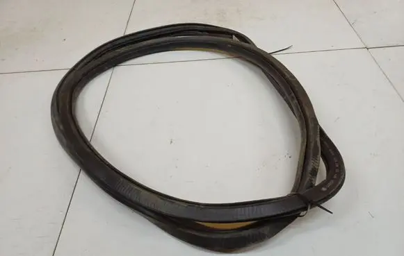 Skoda Octavia Mk2 (1Z) Rubber seal rear door