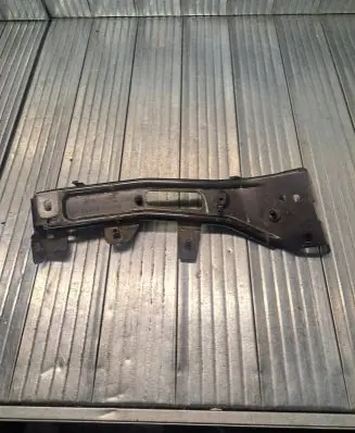 Audi A4 S4 B9 Fender mounting bracket 8W0821136 8W0821136B