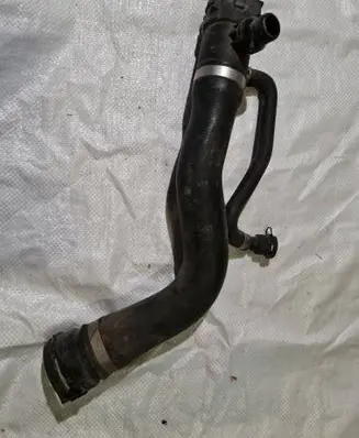 Engine coolant pipe/hose
