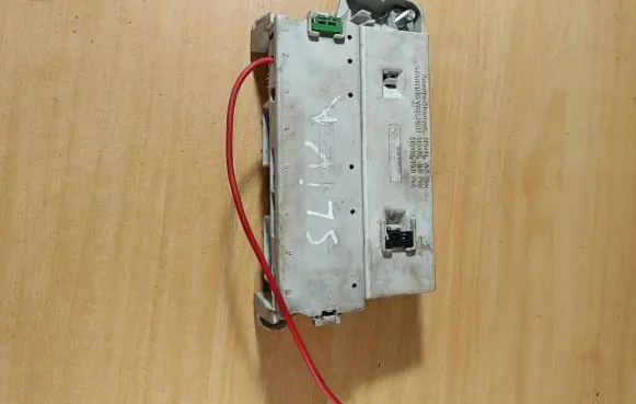BMW 5 E39 Fuse module 61138367253 61388367252
