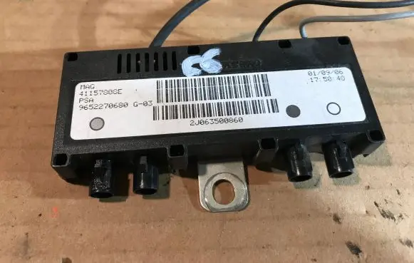 Citroen C6 Aerial antenna amplifier 9652270680 41157808E