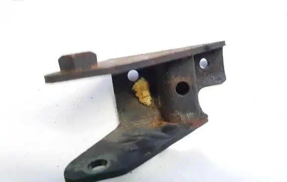 Volkswagen PASSAT B5 Engine mounting bracket