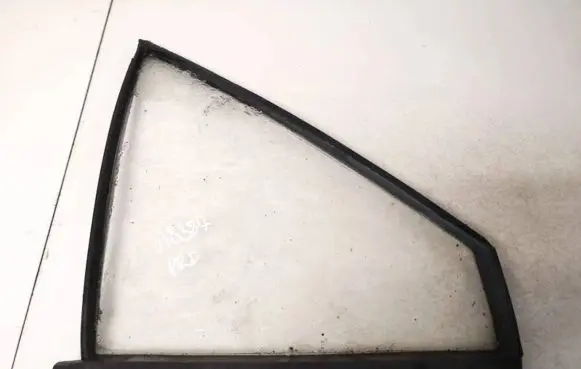 Volkswagen PASSAT B2 Front door vent window glass four-door 