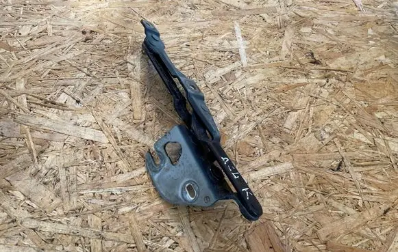 Audi A4 S4 B5 8D Tailgate/trunk/boot hinge