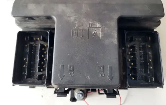 Ford Galaxy Fuse module F2GT14A067EC01