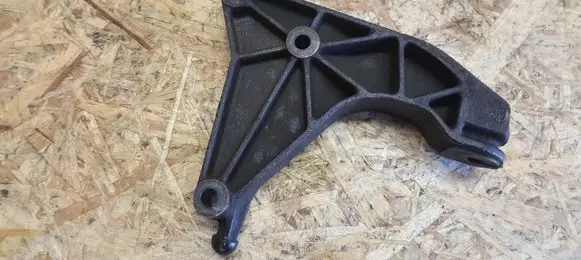 Opel Zafira A Engine mounting bracket 1340623 24403861