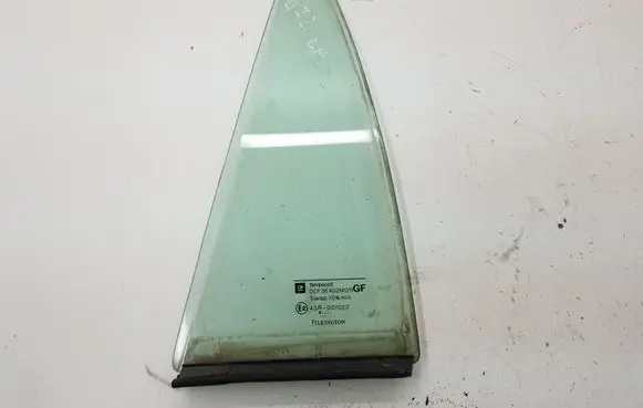 Opel Astra G Rear vent window glass E243R007022