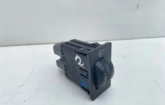 Toyota Avensis T220 Headlight level height control switch