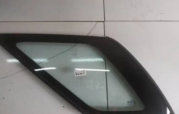KIA Sorento Rear side window AS2