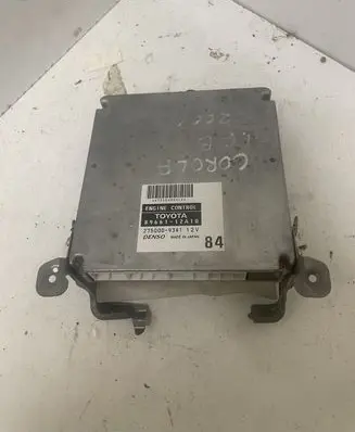 Toyota Corolla E120 E130 Engine control unit/module 8966112A10