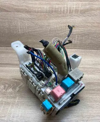 Toyota Prius (XW20) Fuse box set 8273047290 808250320