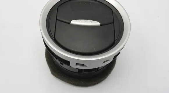 Ford Fiesta Dashboard side air vent grill/cover trim