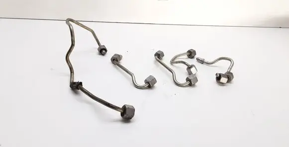 Fuel injector supply line/pipe