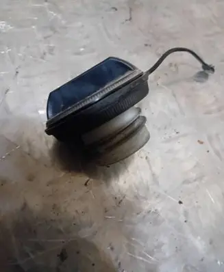 Nissan Note (E11) Fuel tank filler cap 