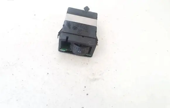 Volkswagen PASSAT B5.5 Seat heating switch 3b0963564c