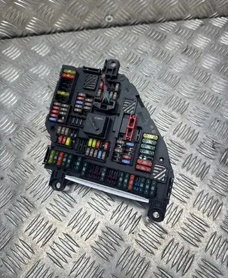 BMW 5 F10 F11 Fuse box set 9267980