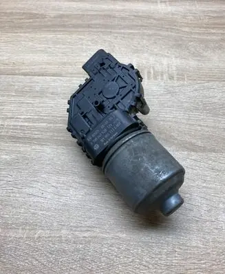 Volkswagen PASSAT B5.5 Wiper motor 3B1955113D 0390241528